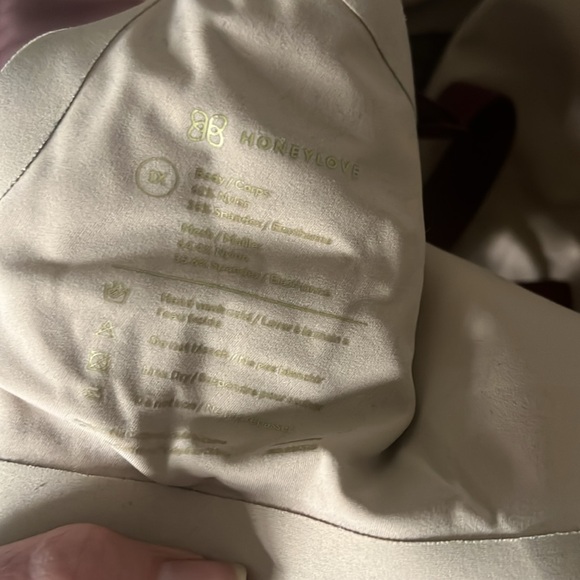 HoneyLove Wireless Support and Comfort Crossover Bra - Picture 3 of 3